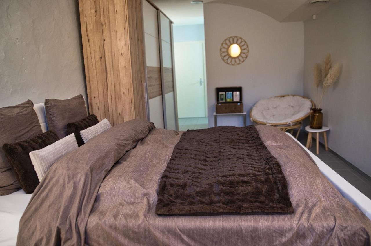 Chill Home : Appartement Cocooning Avec Jacuzzi Grandson Екстериор снимка